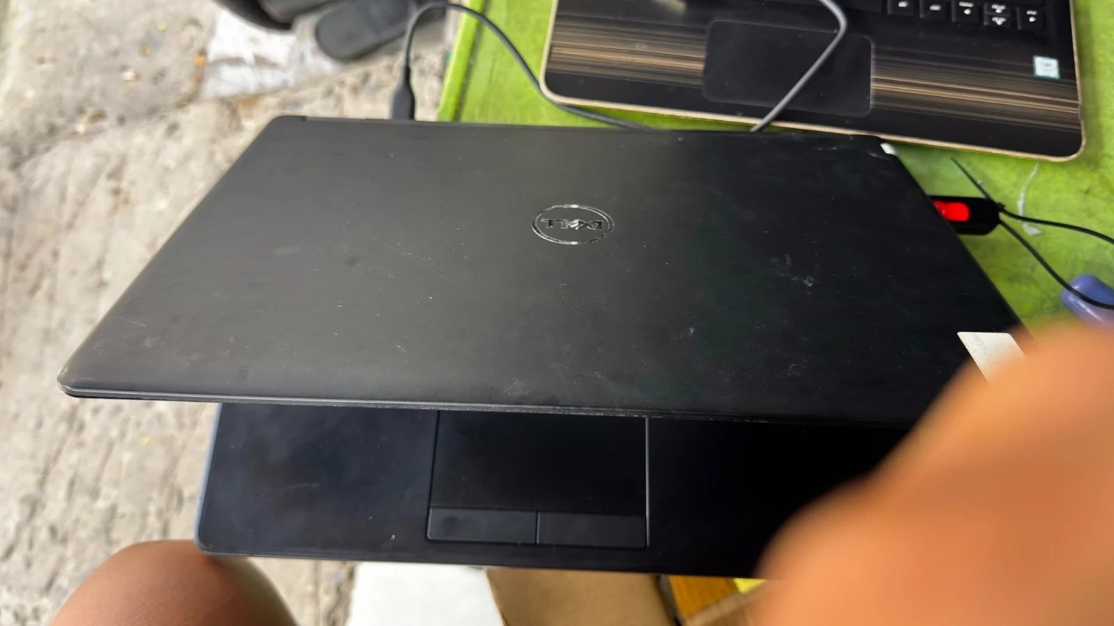 Laptop Dell Latitude E5450 cũ, cấu hình mạnh, pin lâu