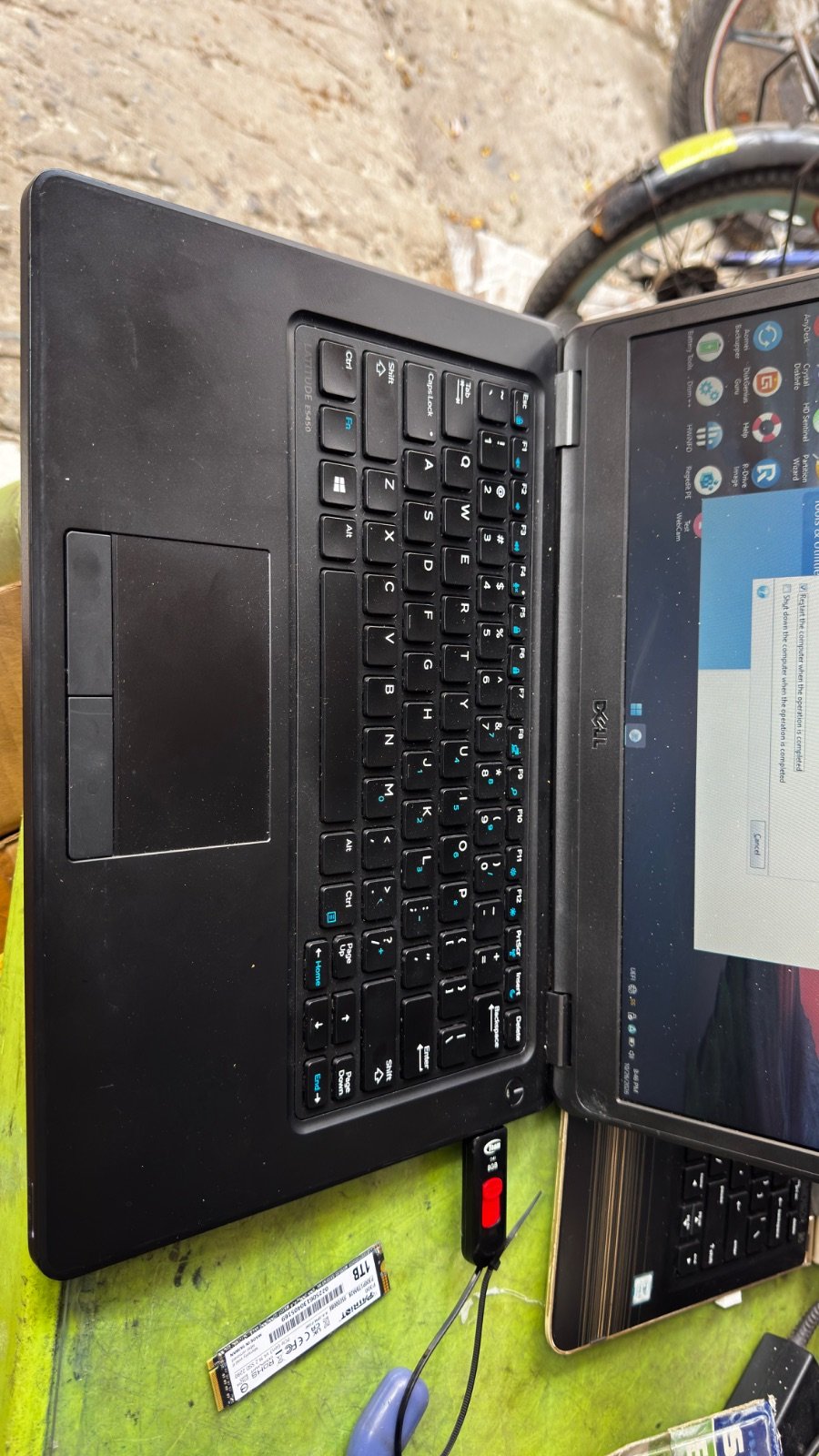 Laptop Dell Latitude E5450 cũ, ram 16GB, ssd 240GB, pin 3h